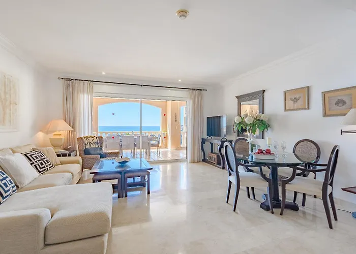 Sea View Apartment Nautico Suites