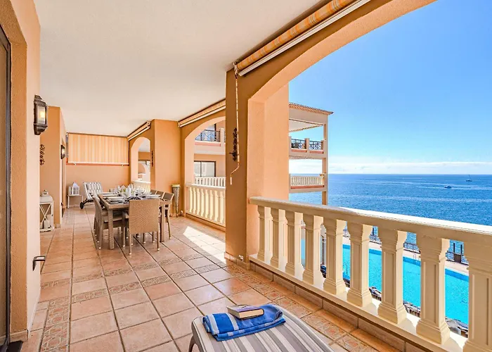 Sea View Apartment Nautico Suites